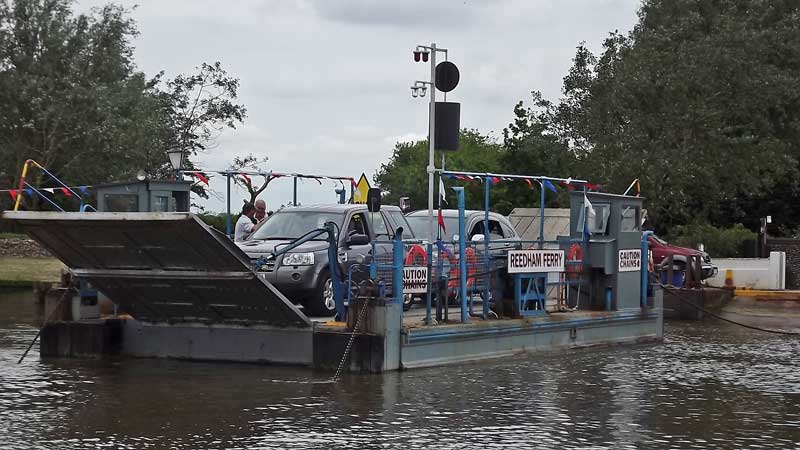 Reedham Ferry loaded 